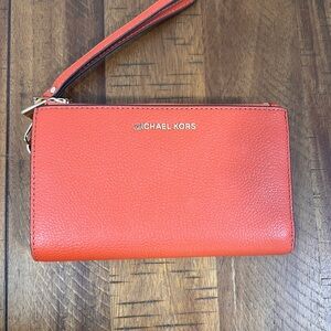 Michael Kors Cellphone Wristlet Wallet